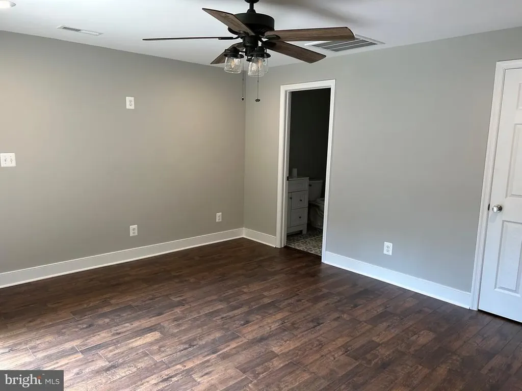 1346 Lakeshore Drive N Louisa VA 23093