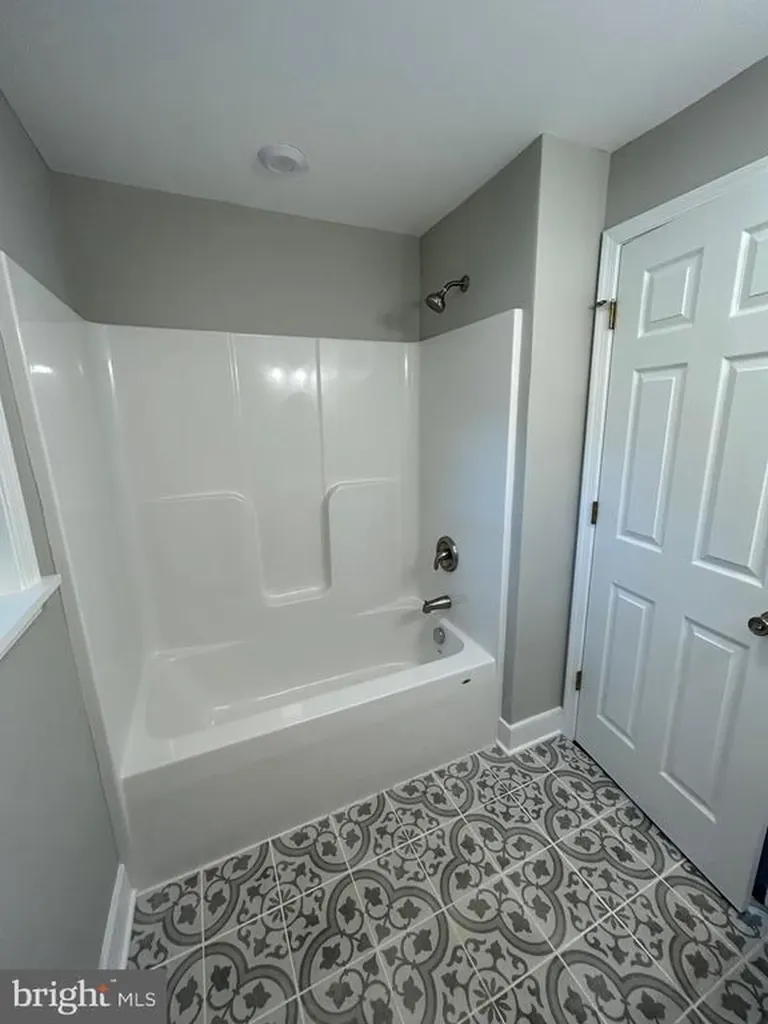 1346 Lakeshore Drive N Louisa VA 23093