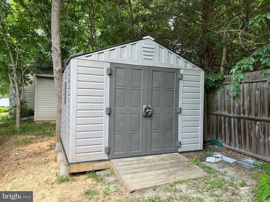 1346 Lakeshore Drive N Louisa VA 23093