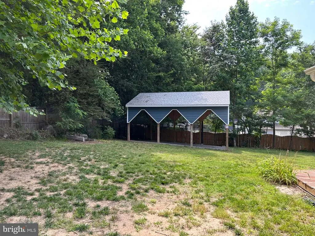 1346 Lakeshore Drive N Louisa VA 23093