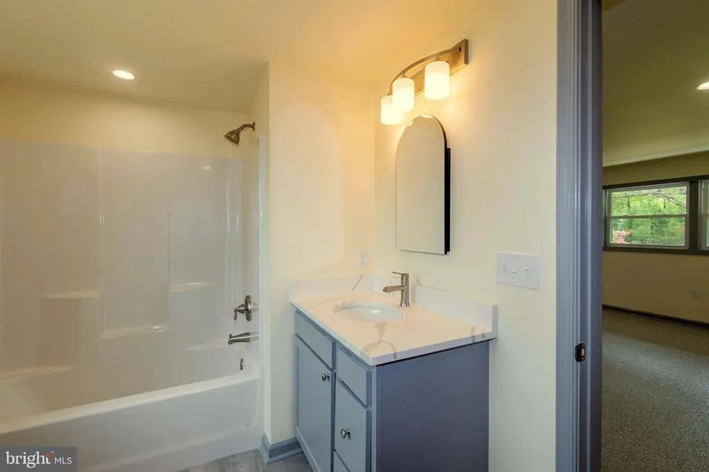 20738 Monrovia Road Orange VA 22960