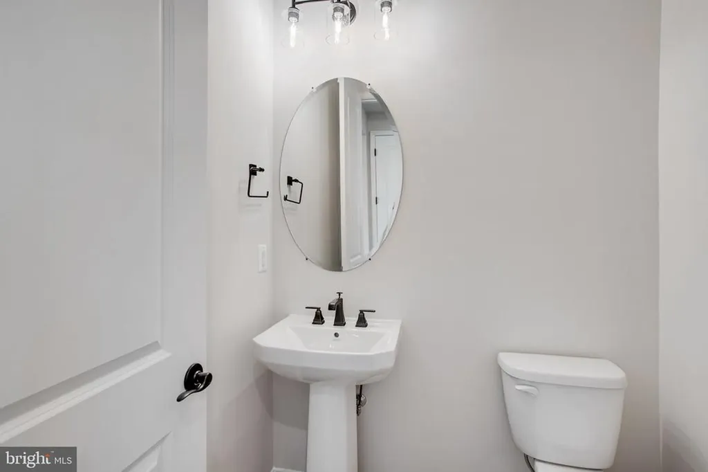 611 Clover Lane Orange VA 22960