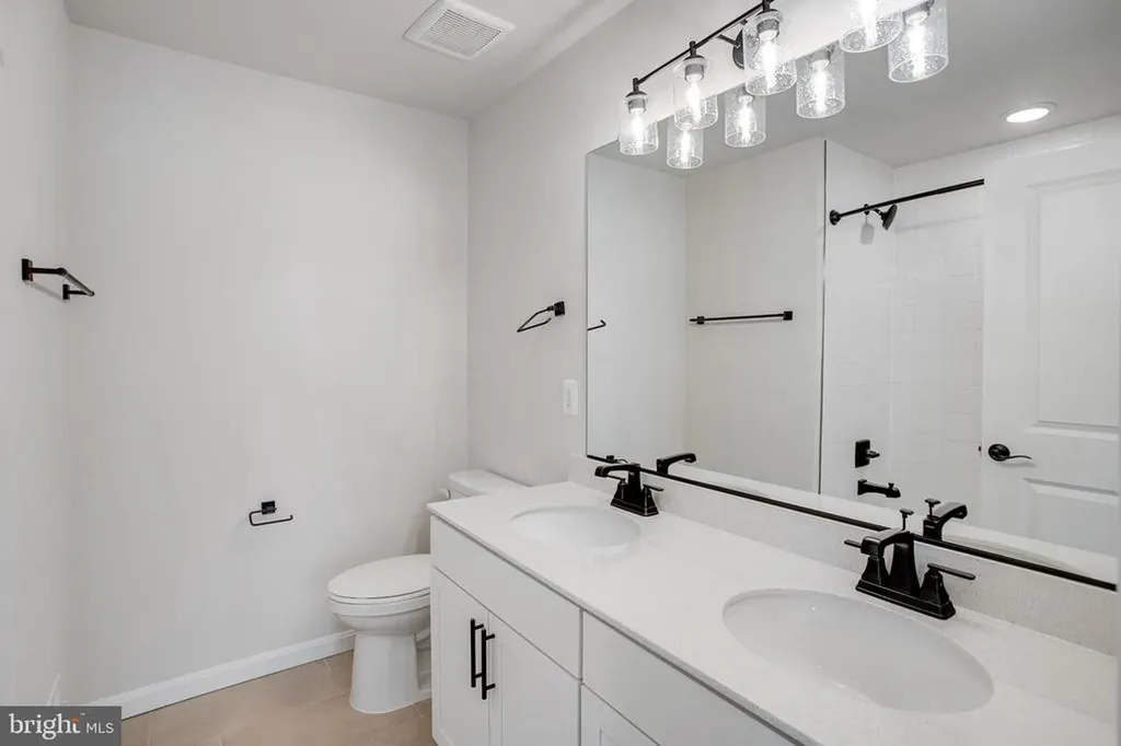 611 Clover Lane Orange VA 22960