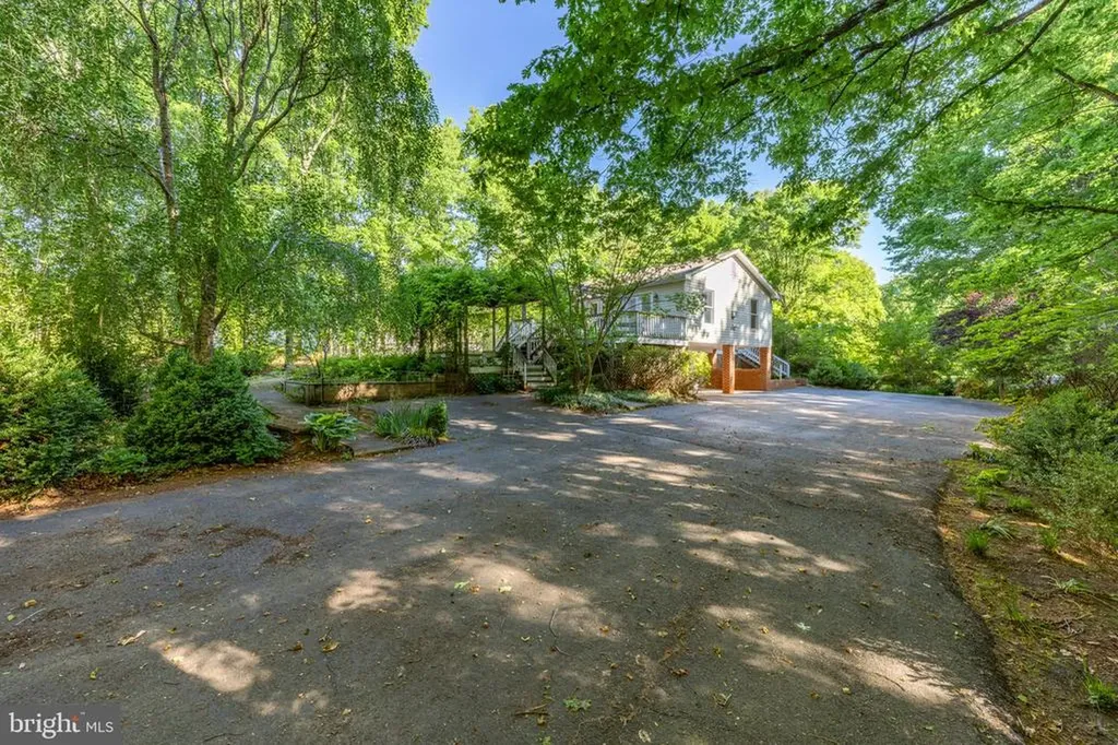3628 Spotswood Trail S Barboursville VA 22923