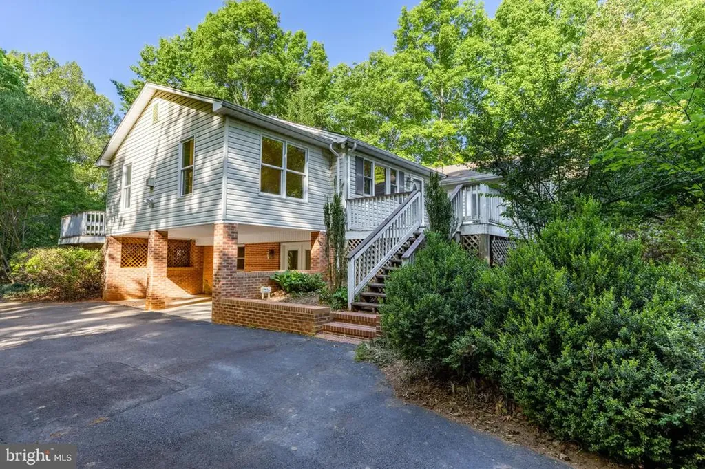 3628 Spotswood Trail S Barboursville VA 22923