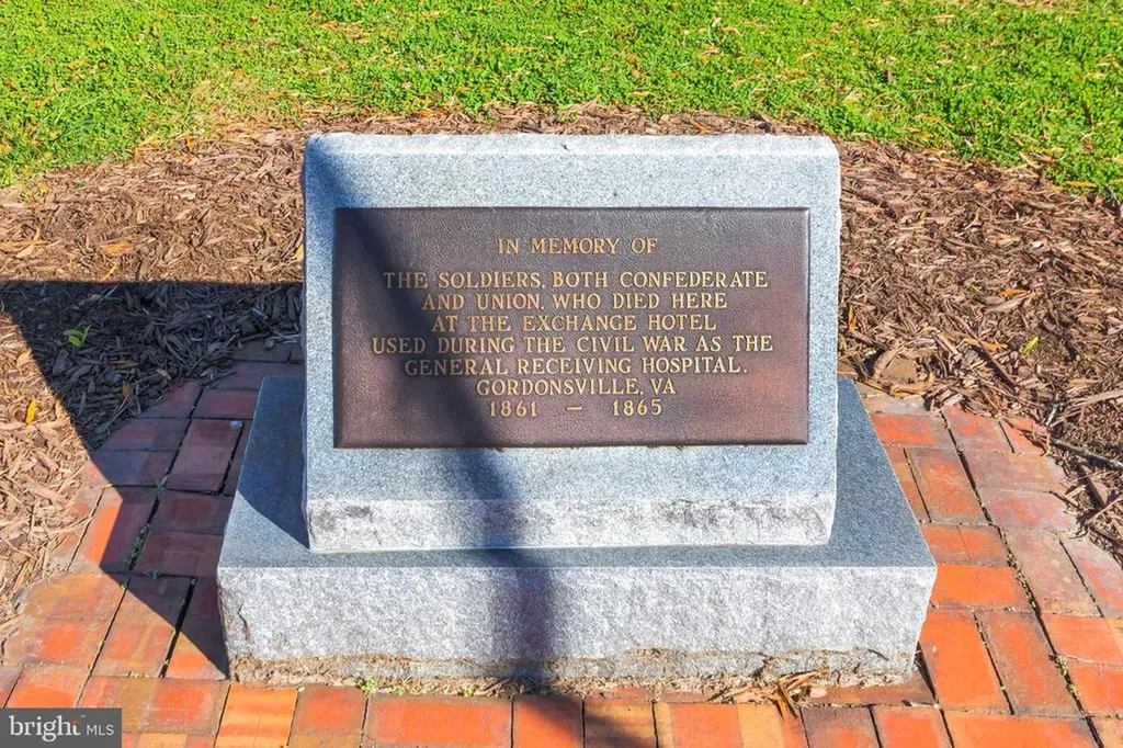 328 East Street Gordonsville VA 22942