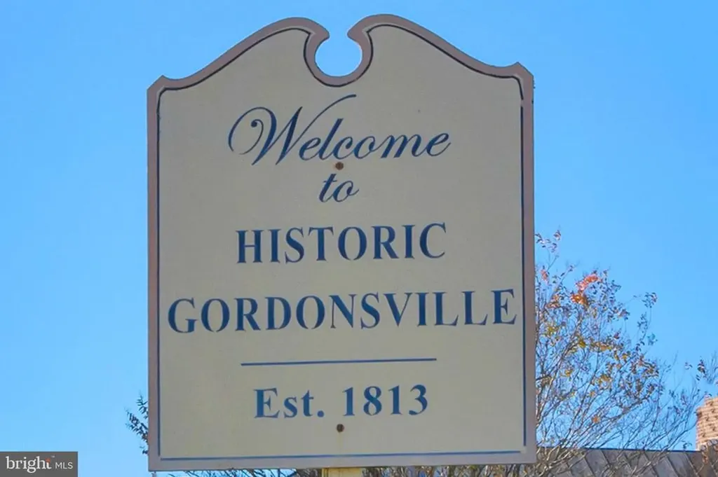 328 East Street Gordonsville VA 22942