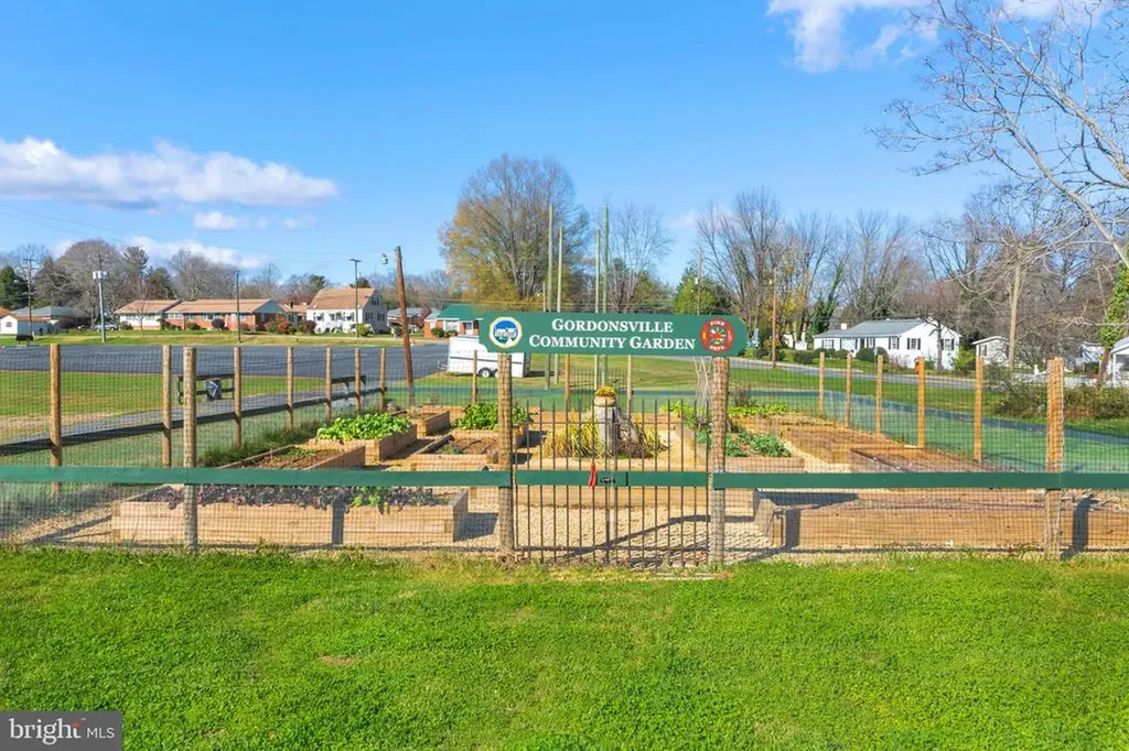 328 East Street Gordonsville VA 22942