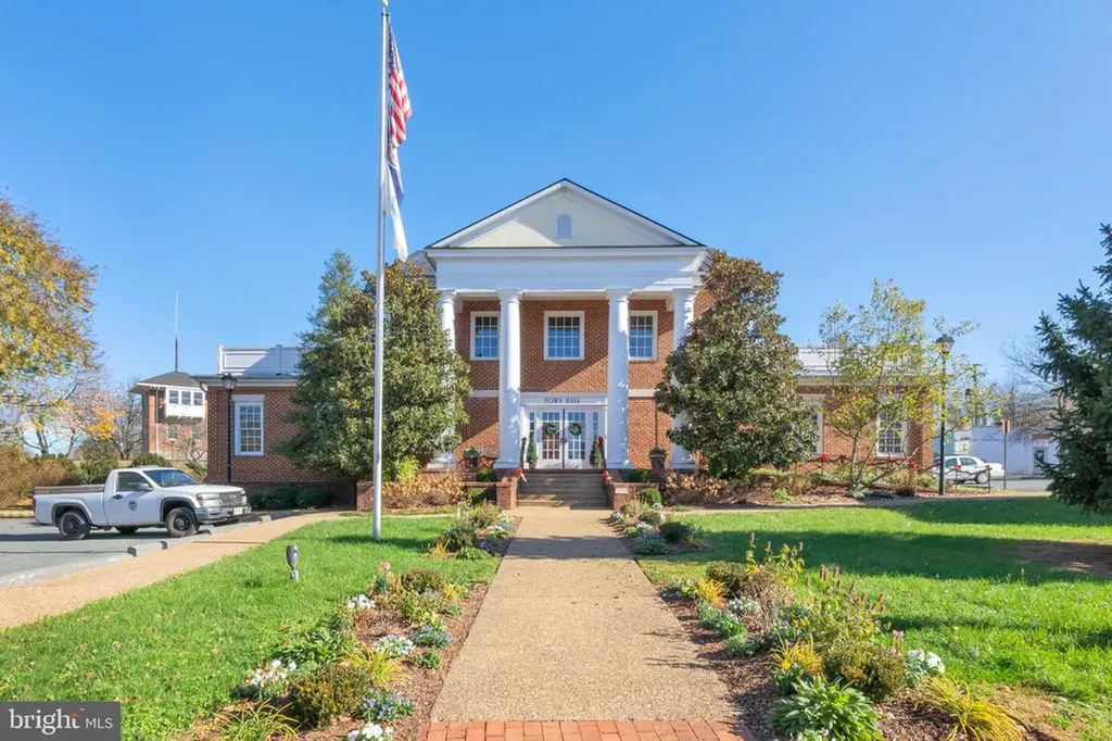 320 East Street Gordonsville VA 22942