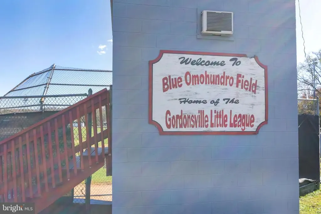 320 East Street Gordonsville VA 22942