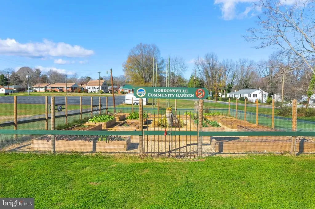 320 East Street Gordonsville VA 22942