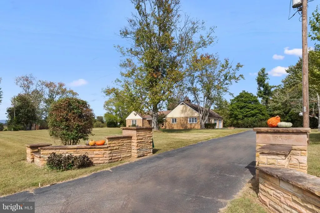 9441 Constitution Highway Somerset VA 22972