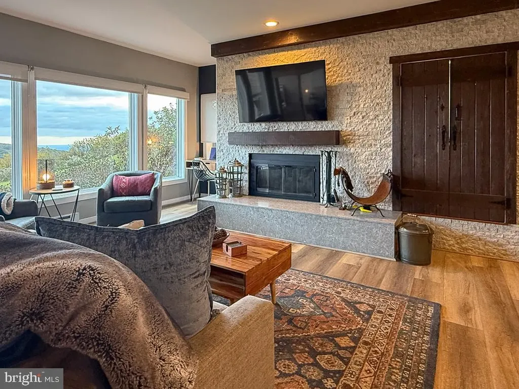 1616 Overlook Olook Roseland VA 22967