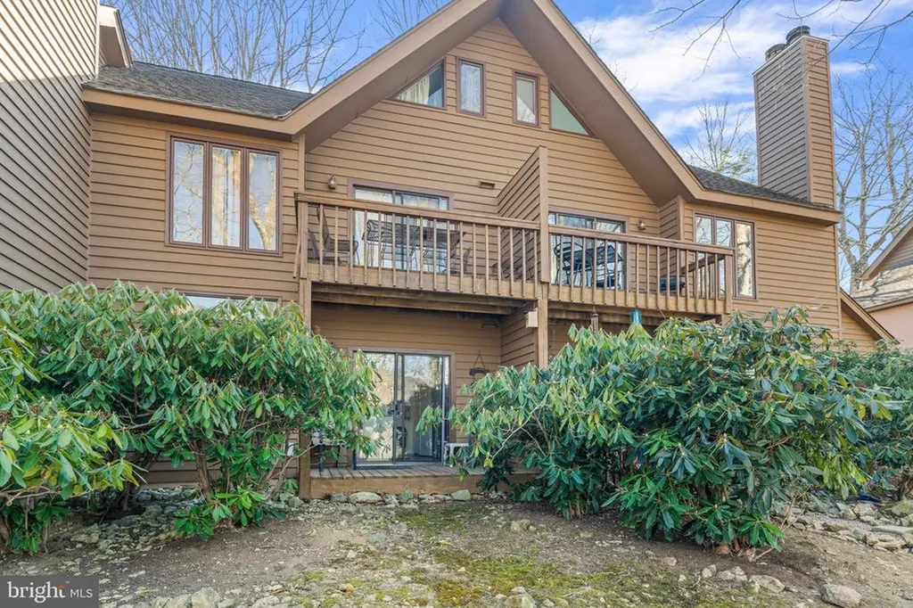 752 Laurelwood Roseland VA 22967