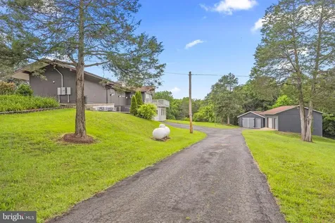 2370 Us Highway 211 W Luray VA 22835