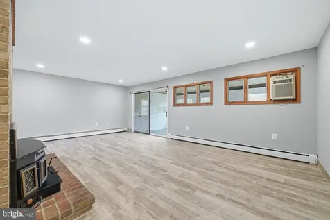 2370 Us Highway 211 W Luray VA 22835