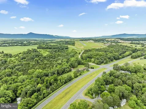 2370 Us Highway 211 W Luray VA 22835