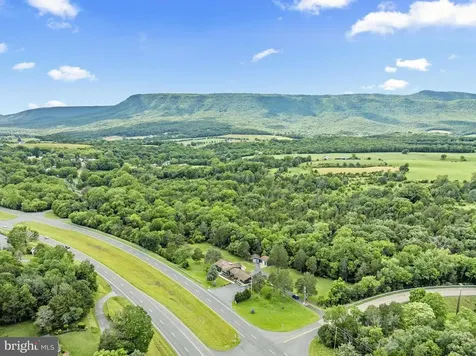 2370 Us Highway 211 W Luray VA 22835
