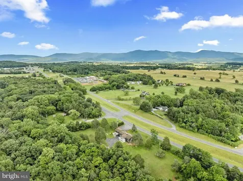2370 Us Highway 211 W Luray VA 22835