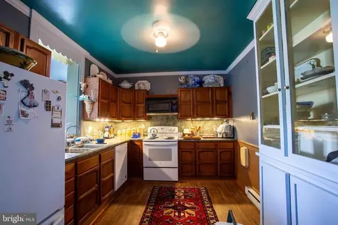 147 Court Street S Luray VA 22835