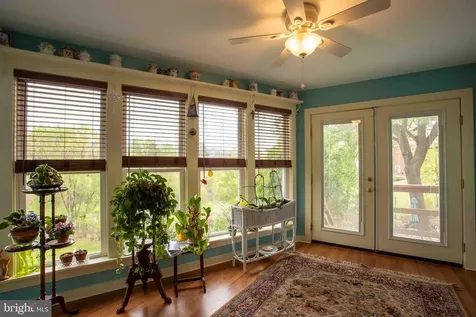147 Court Street S Luray VA 22835