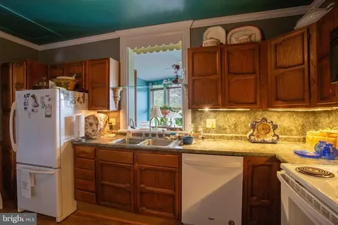 147 Court Street S Luray VA 22835