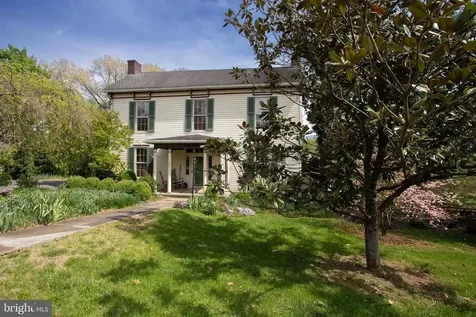 147 Court Street S Luray VA 22835