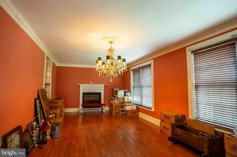 147 Court Street S Luray VA 22835