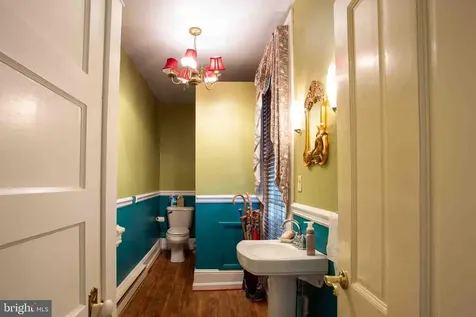 147 Court Street S Luray VA 22835