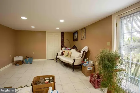 147 Court Street S Luray VA 22835