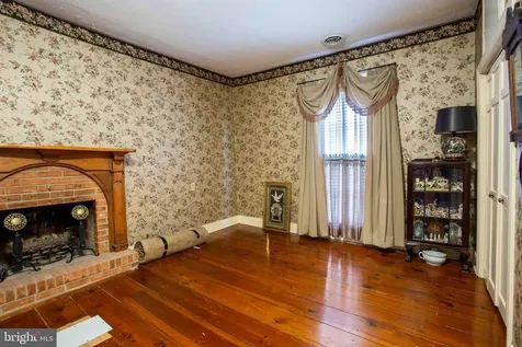 147 Court Street S Luray VA 22835