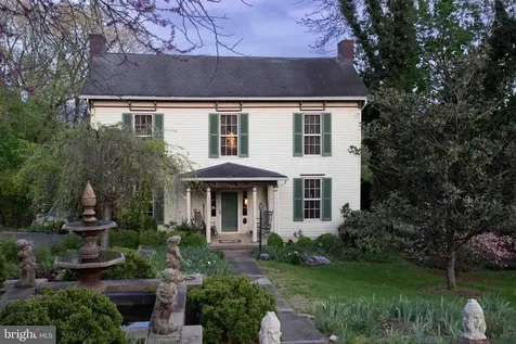 147 Court Street S Luray VA 22835