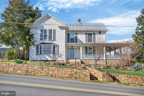 422 Mechanic Street Luray VA 22835