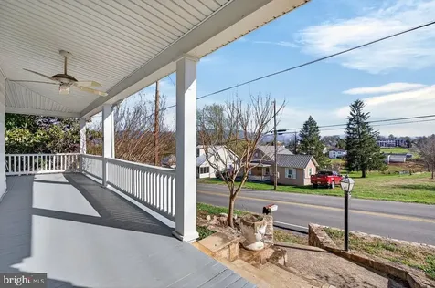 422 Mechanic Street Luray VA 22835