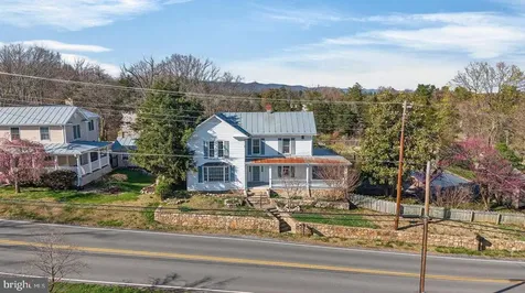 422 Mechanic Street Luray VA 22835