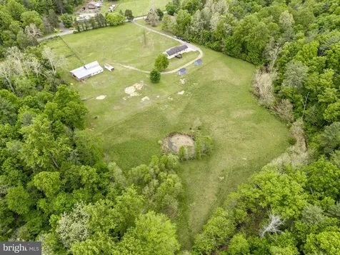 2645 Dry Run Road Luray VA 22835