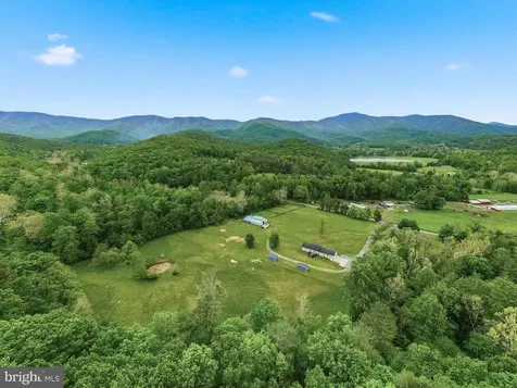 2645 Dry Run Road Luray VA 22835