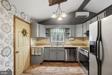 160 Gale Lane Stanley VA 22851