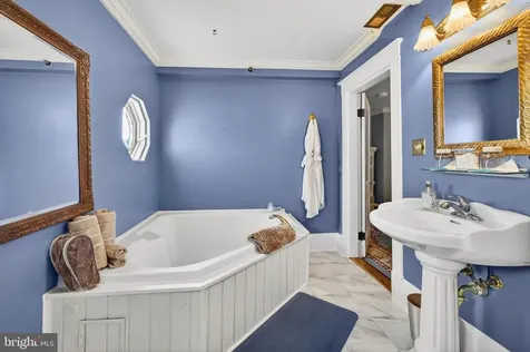 138 Main Street E Luray VA 22835