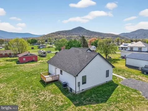 551 Park Road Stanley VA 22851