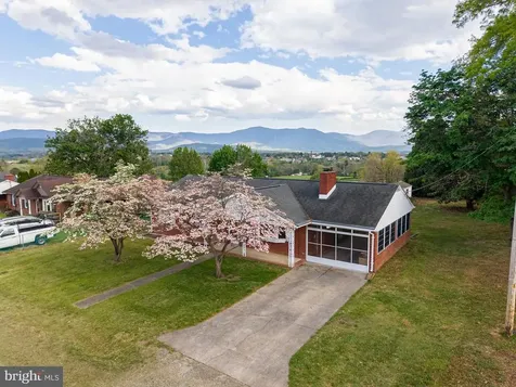 25 Woodland Park Drive Luray VA 22835