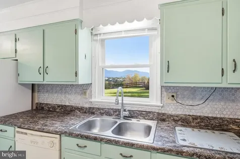 25 Woodland Park Drive Luray VA 22835