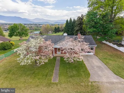 25 Woodland Park Drive Luray VA 22835