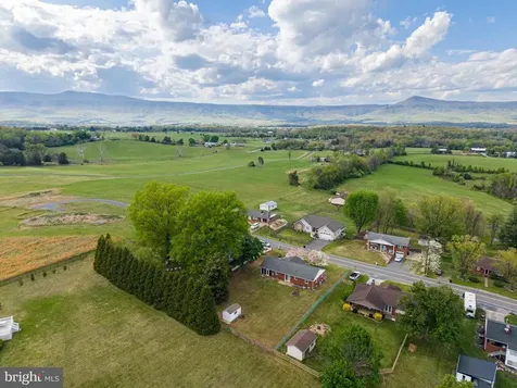 25 Woodland Park Drive Luray VA 22835