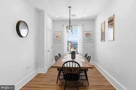 10 Deford Avenue N Luray VA 22835