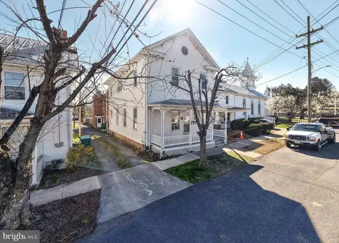 10 Deford Avenue N Luray VA 22835