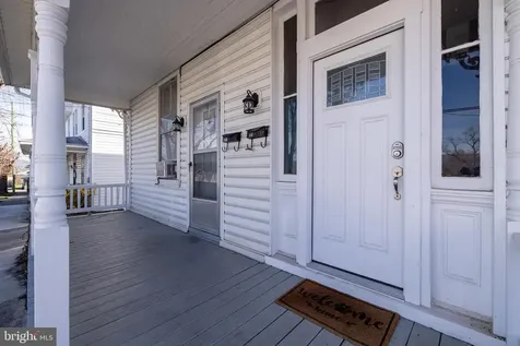 10 Deford Avenue N Luray VA 22835