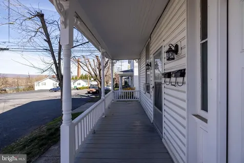 10 Deford Avenue N Luray VA 22835