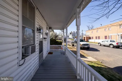10 Deford Avenue N Luray VA 22835