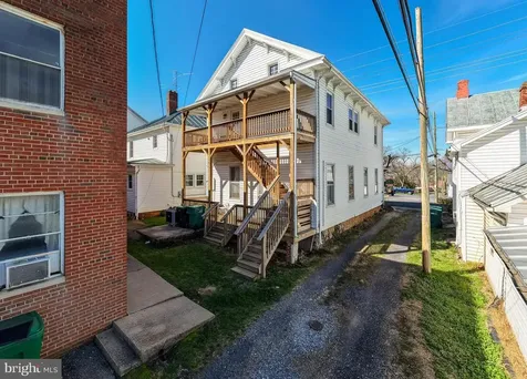 10 Deford Avenue N Luray VA 22835